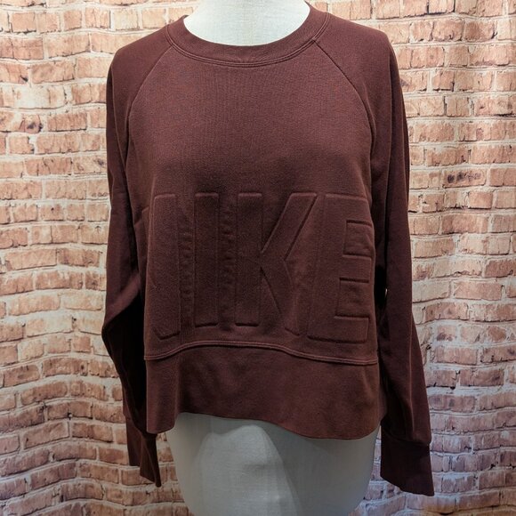 Cozy Burgundy Nike Versa Dri Fit Crop Sweatshirt with embossed logo Size Med - Picture 1 of 12